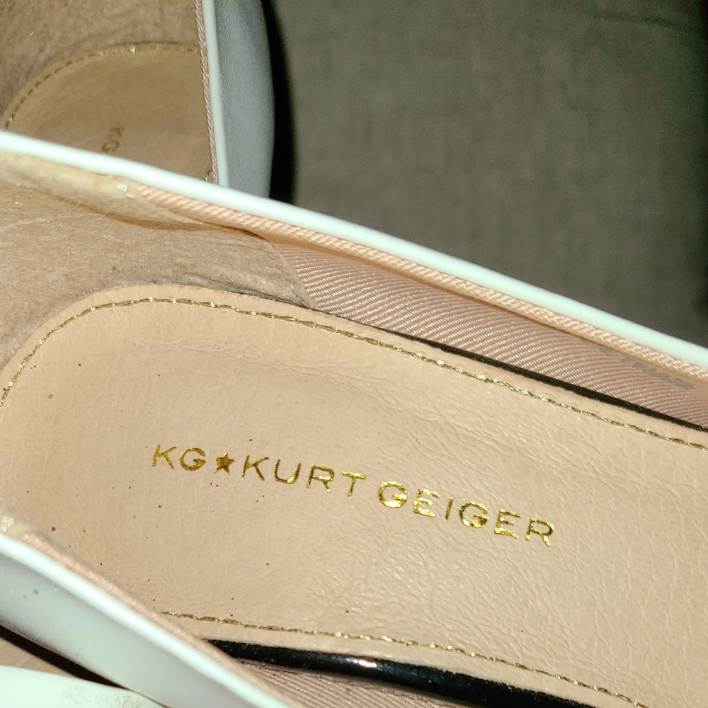 Women's shoes
